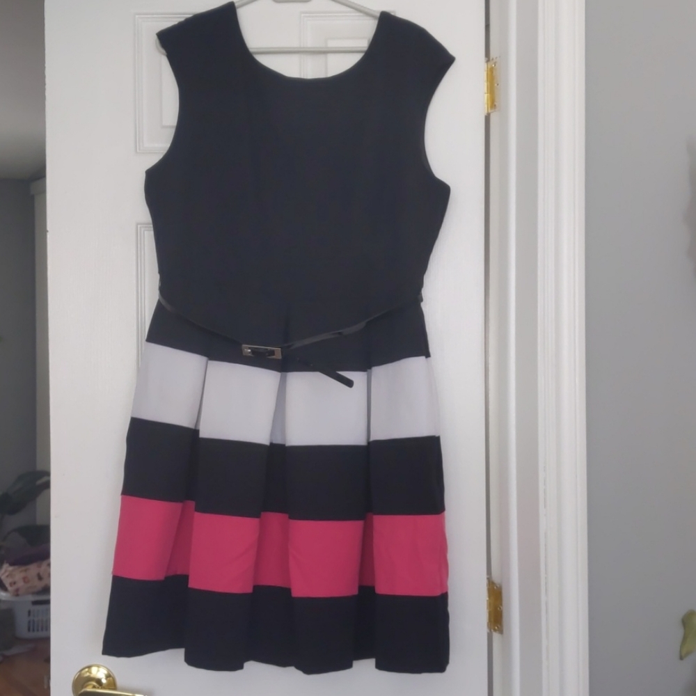 Knee length sleeveless dress